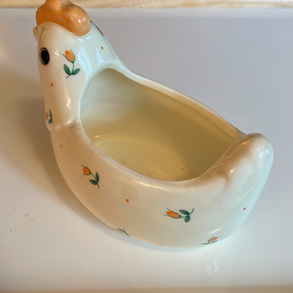 Cream Chicken Open Design Intricate Peach Tulips All Over Ceramic Chick - Picture 5 of 5